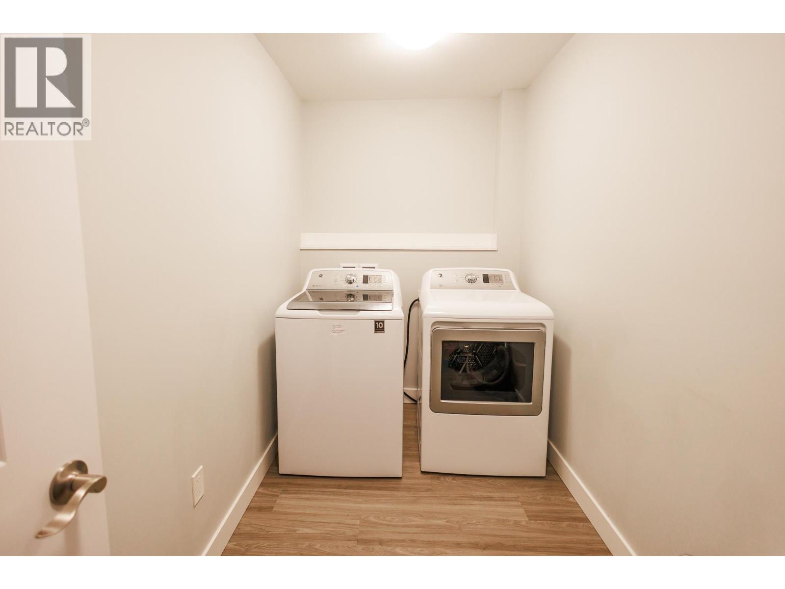 5223 SMITH AVENUE - 12