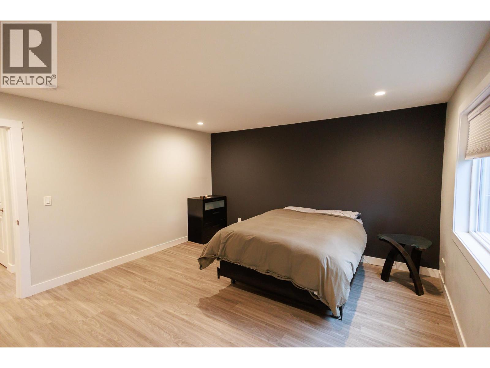 5223 SMITH AVENUE - 21