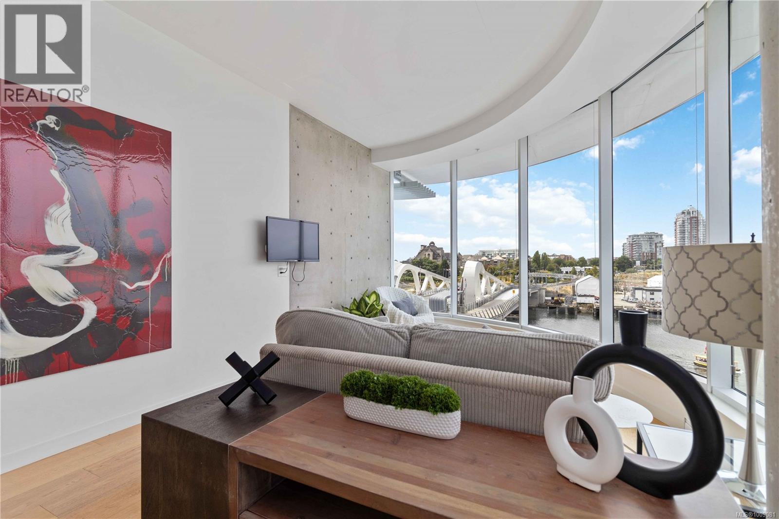 312B 456 Pandora Avenue, Victoria