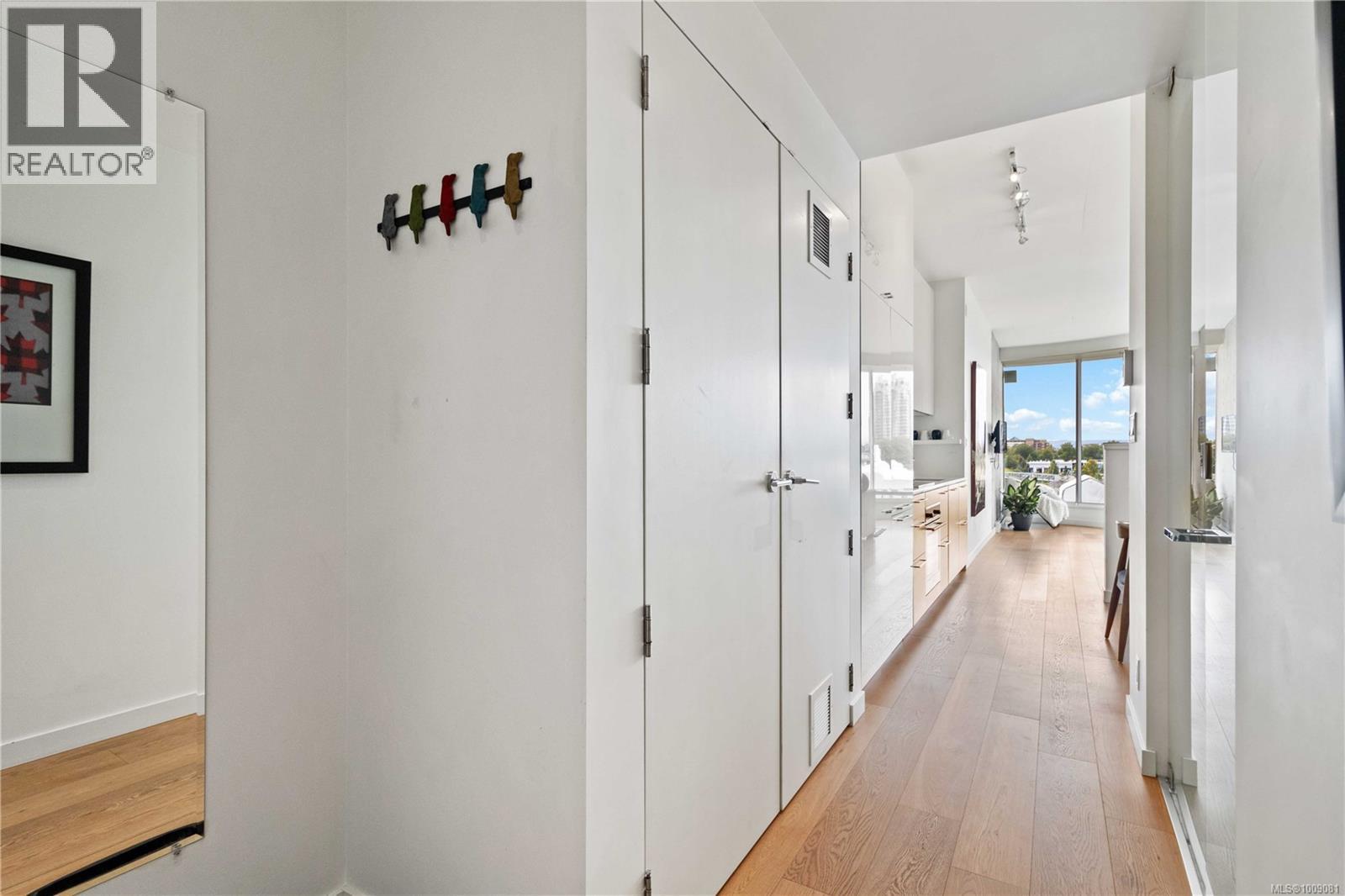 312B 456 Pandora Avenue, Victoria