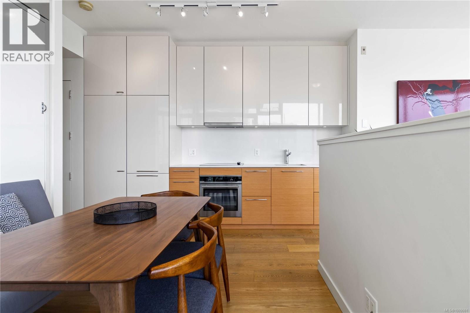 312B 456 Pandora Avenue, Victoria