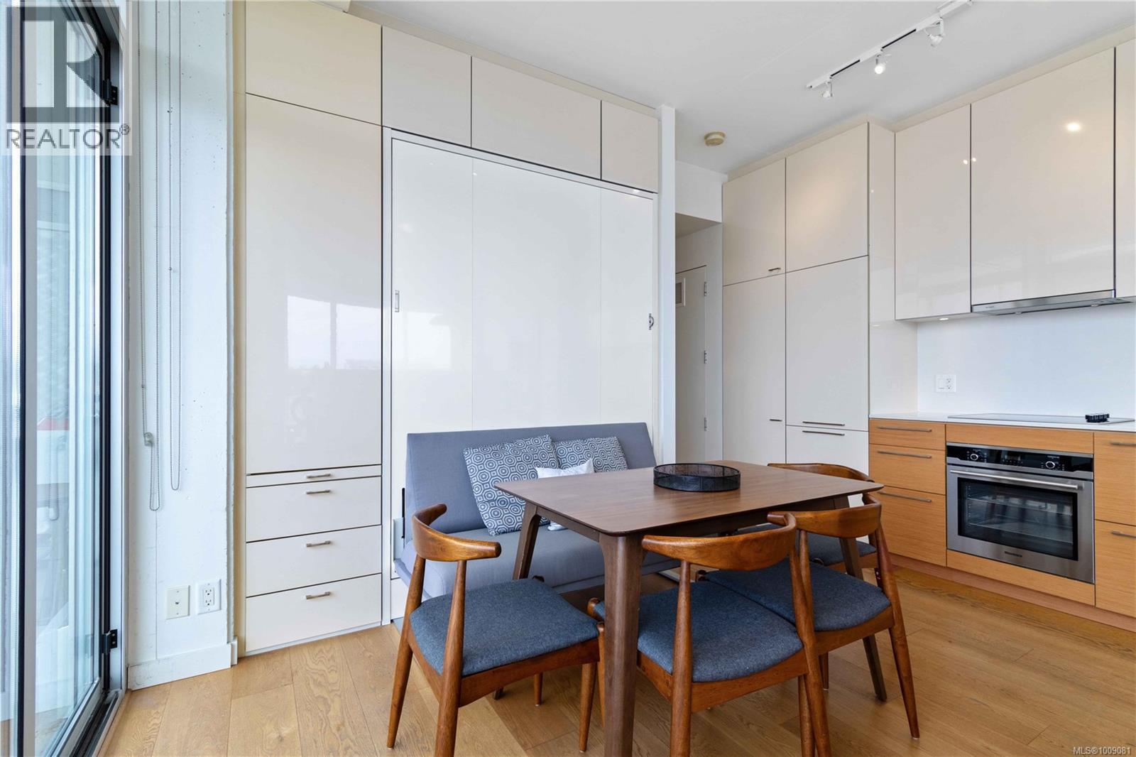 312B 456 Pandora Avenue, Victoria