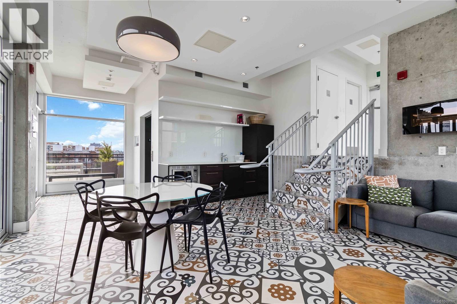 312B 456 Pandora Avenue, Victoria