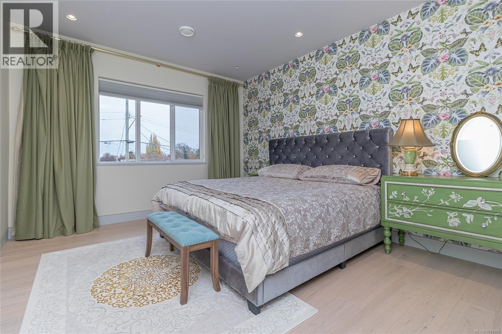  2328 Dunlevy Street, Oak Bay