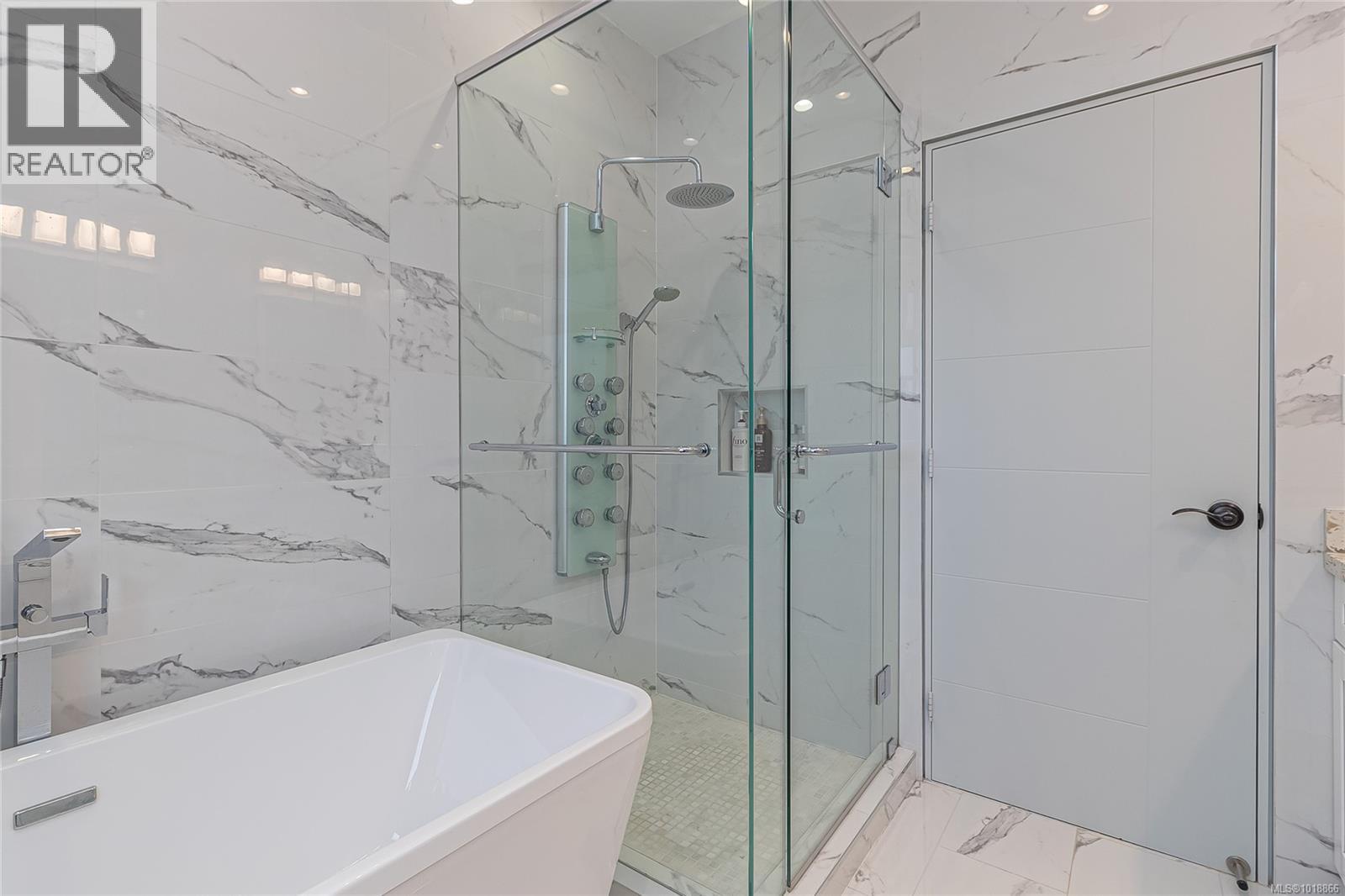  2328 Dunlevy Street, Oak Bay