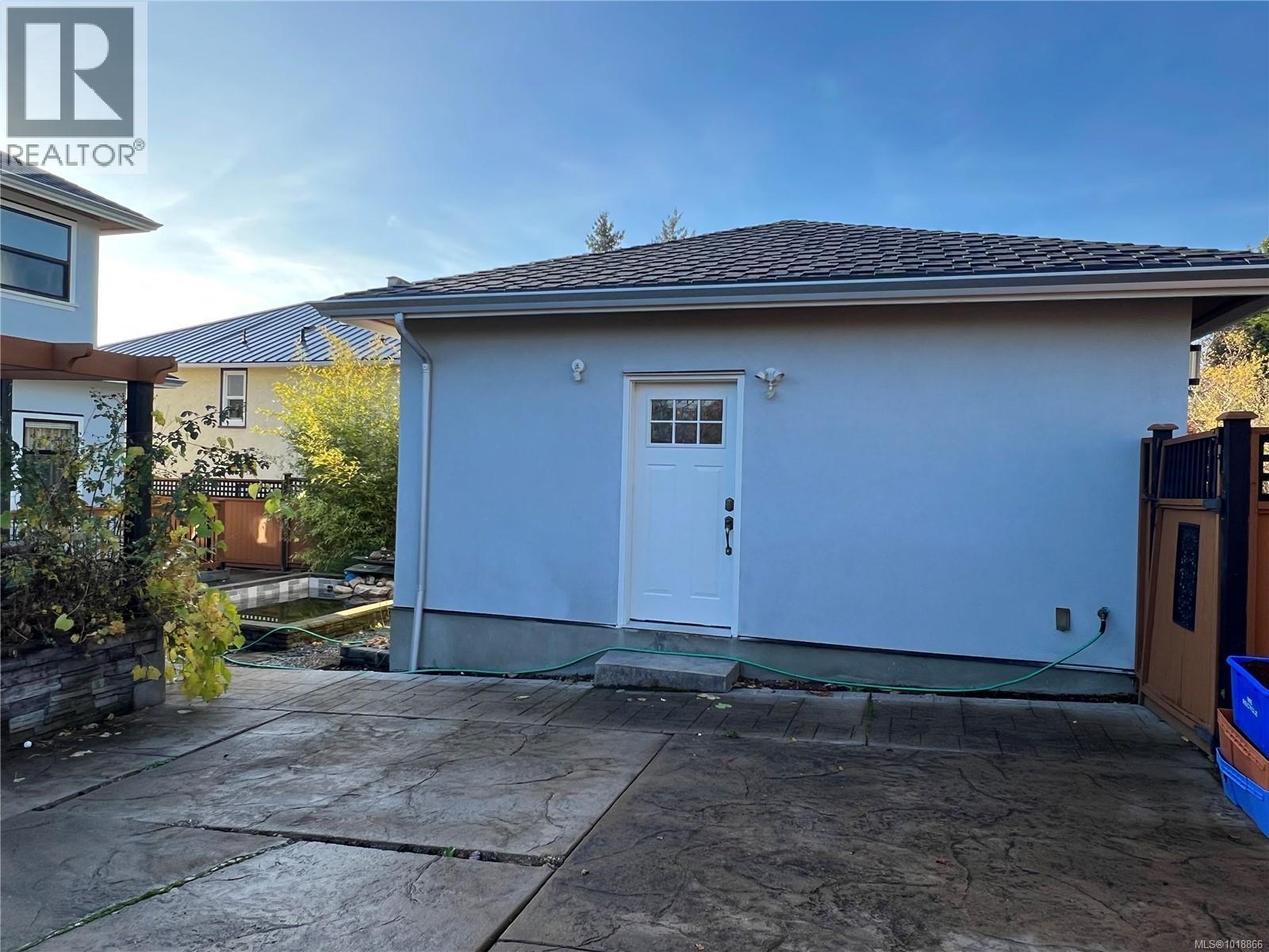  2328 Dunlevy Street, Oak Bay