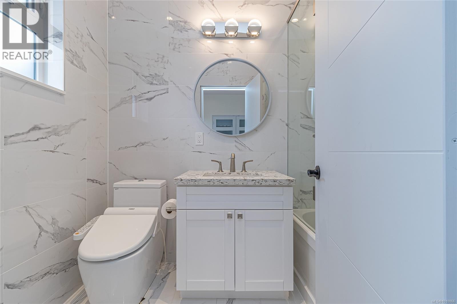  2328 Dunlevy Street, Oak Bay