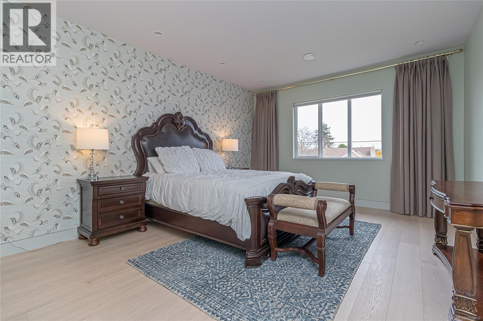  2328 Dunlevy Street, Oak Bay