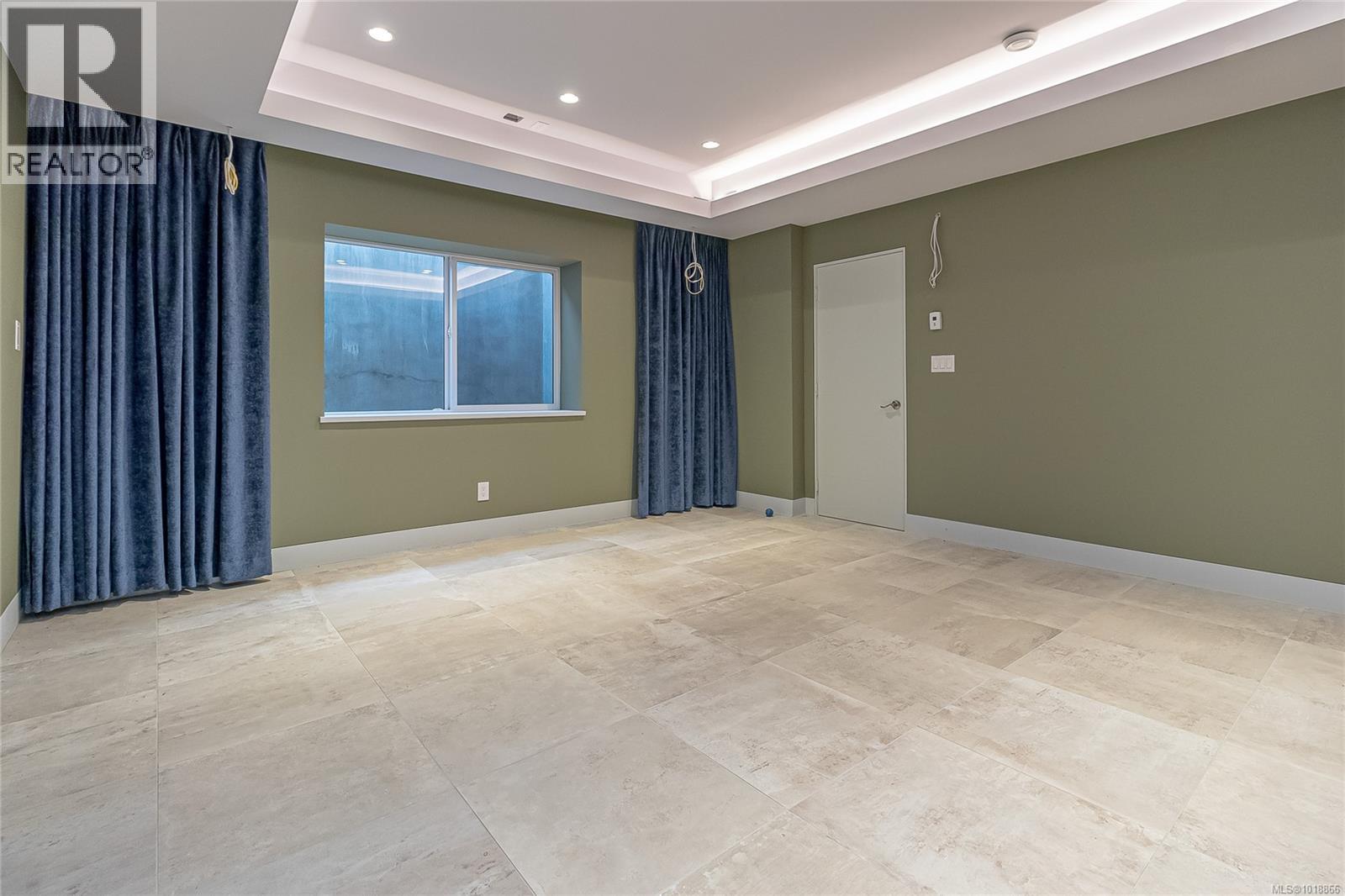  2328 Dunlevy Street, Oak Bay