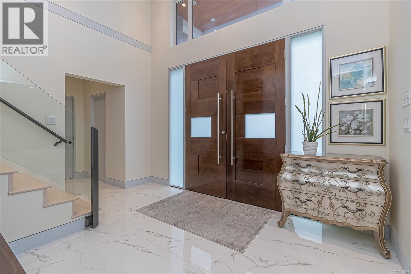  2328 Dunlevy Street, Oak Bay