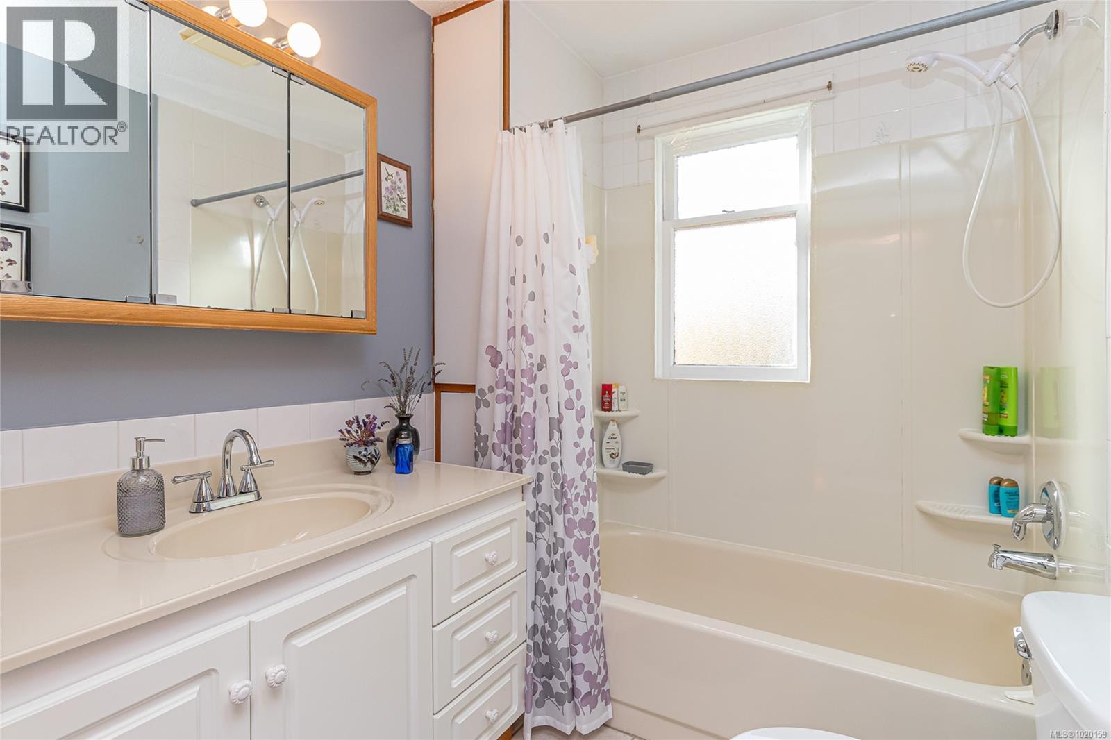 3243 Cook St, Chemainus