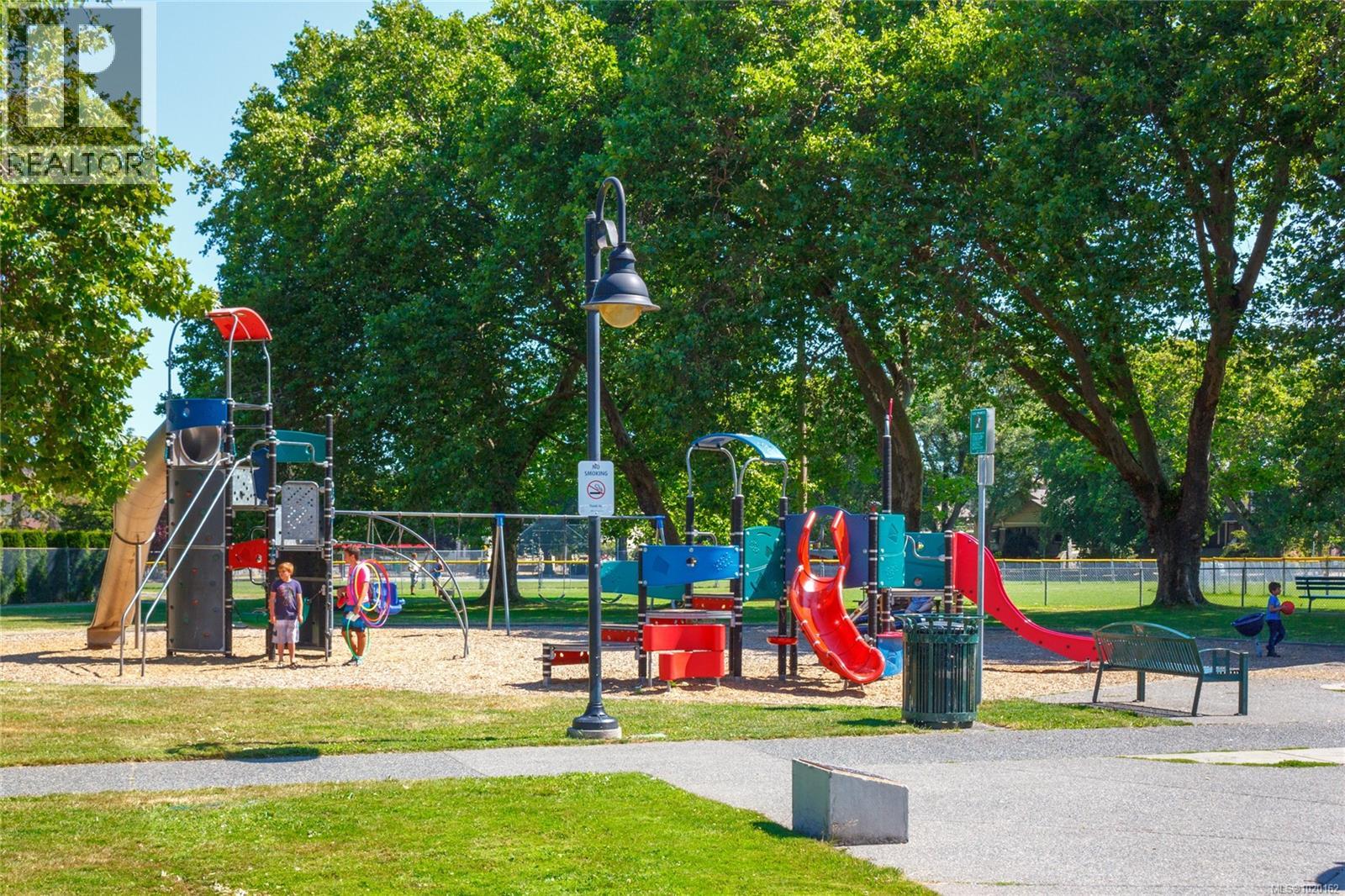 841/839 Princess Ave, Victoria