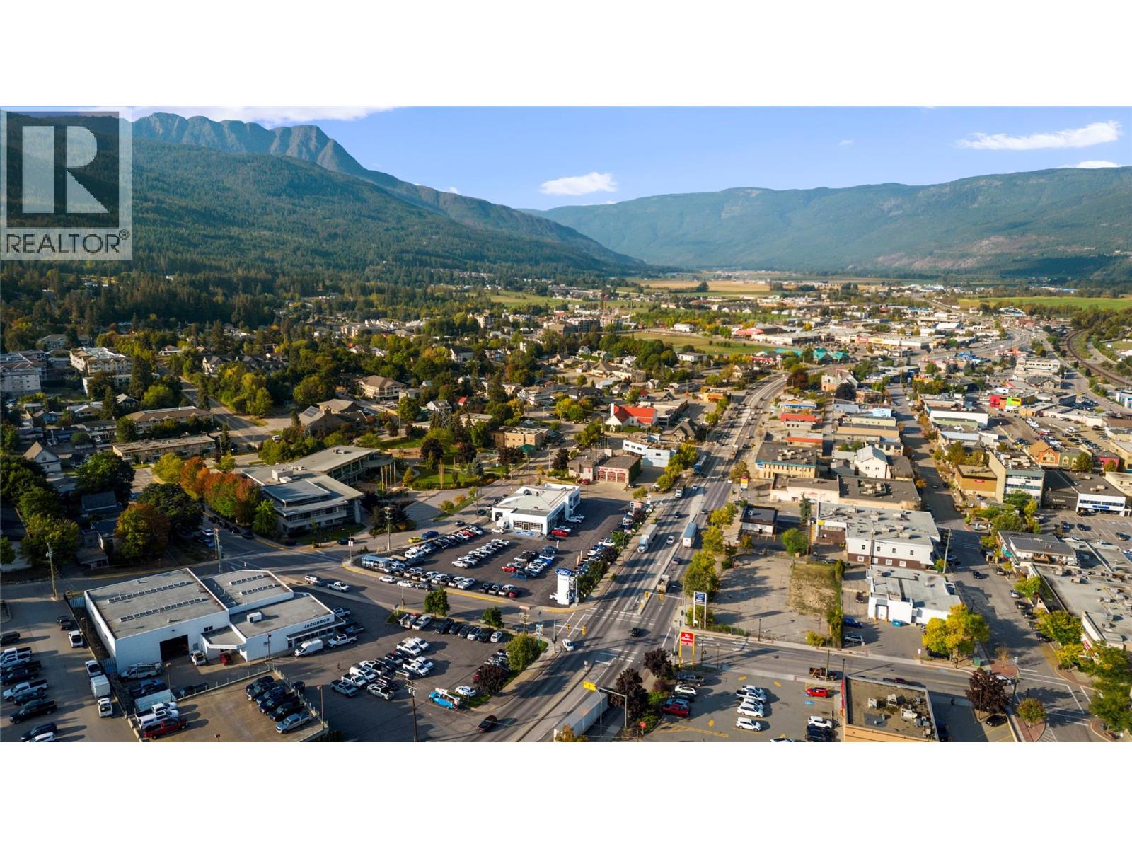 571 6 Street NE Unit# 203, Salmon Arm