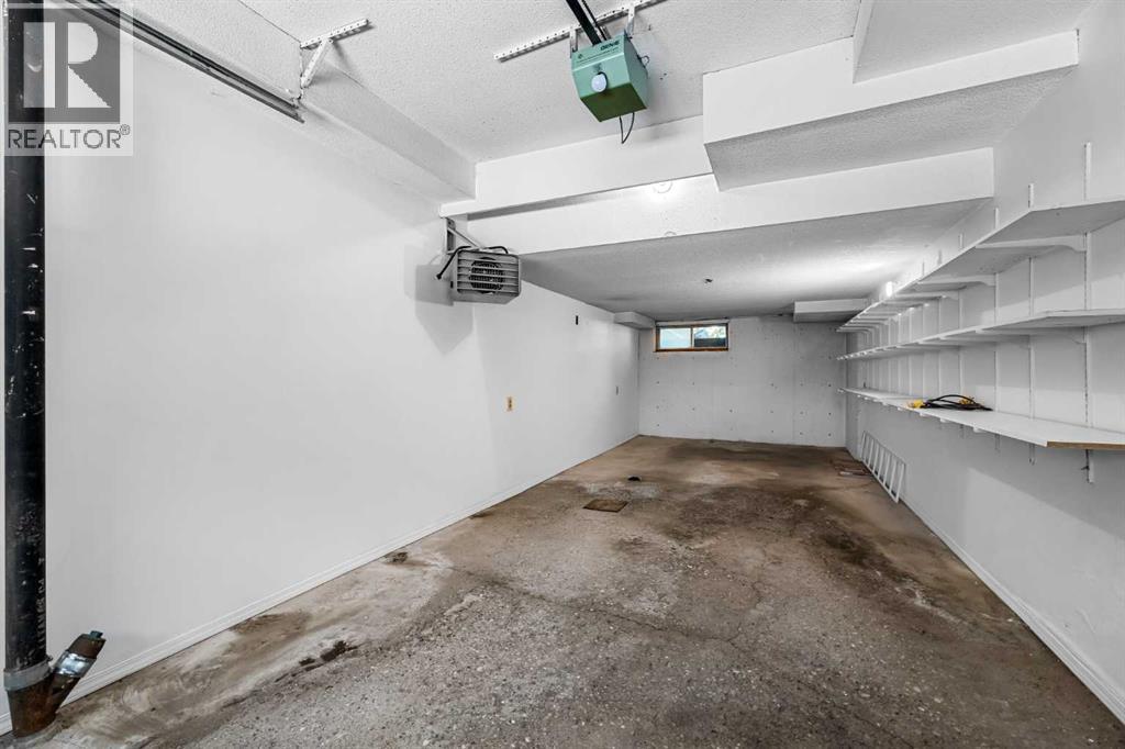 Single Family House for Sale in    Street NW Varsity Calgary 