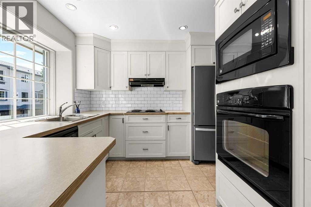 Single Family House for Sale in    Street NW Varsity Calgary 