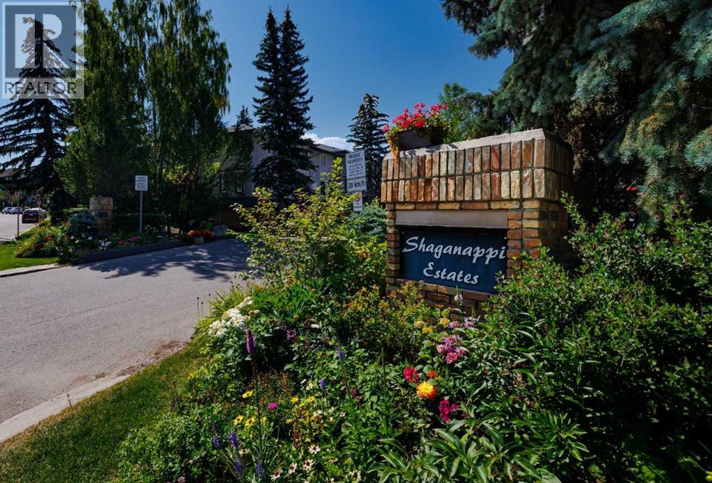 Single Family House for Sale in    Street NW Varsity Calgary 