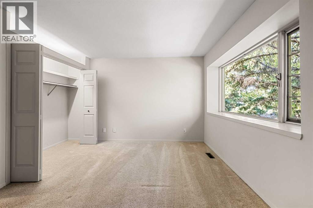 Single Family House for Sale in    Street NW Varsity Calgary 