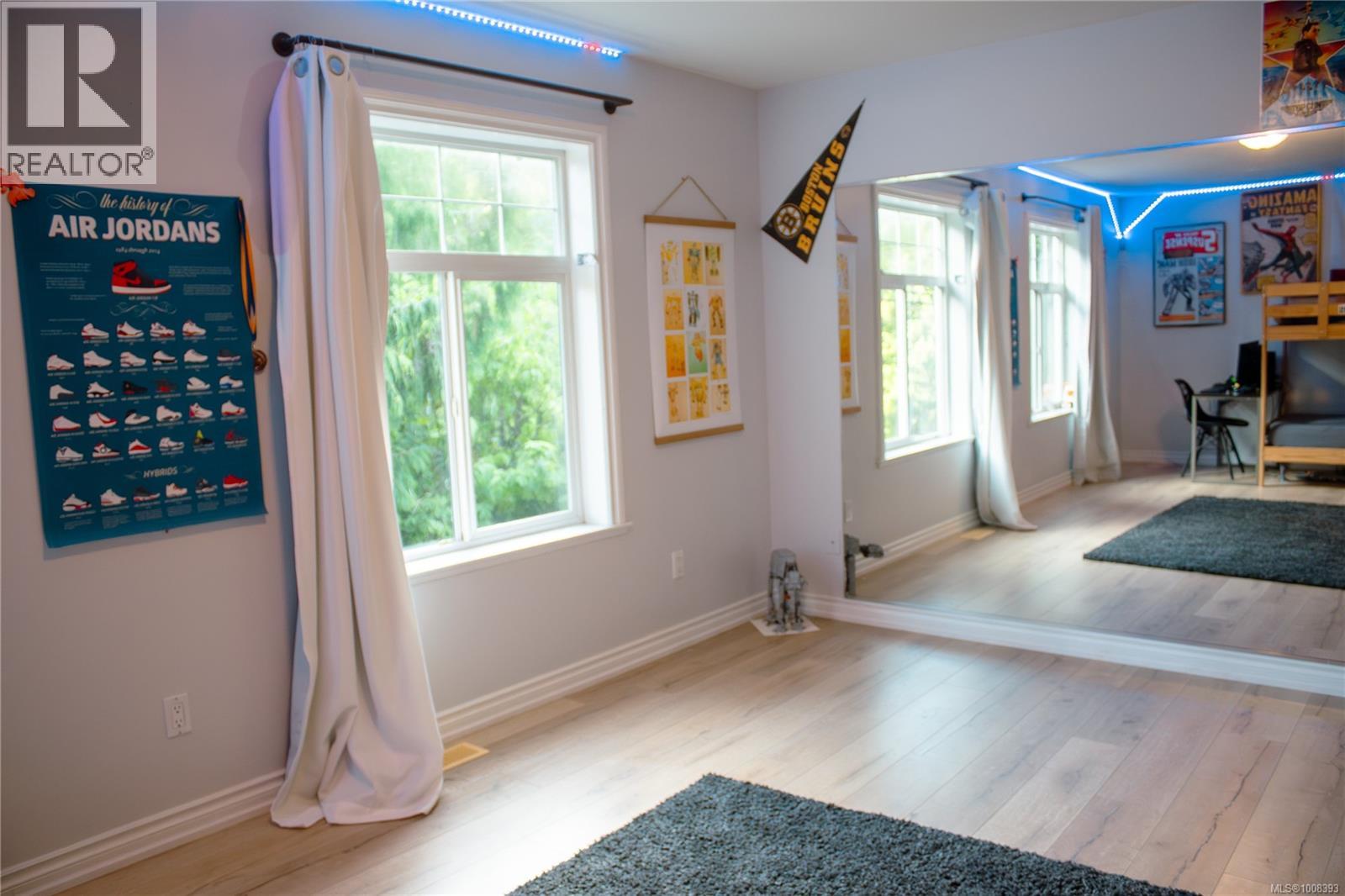 907 Savary Dr, Qualicum Beach