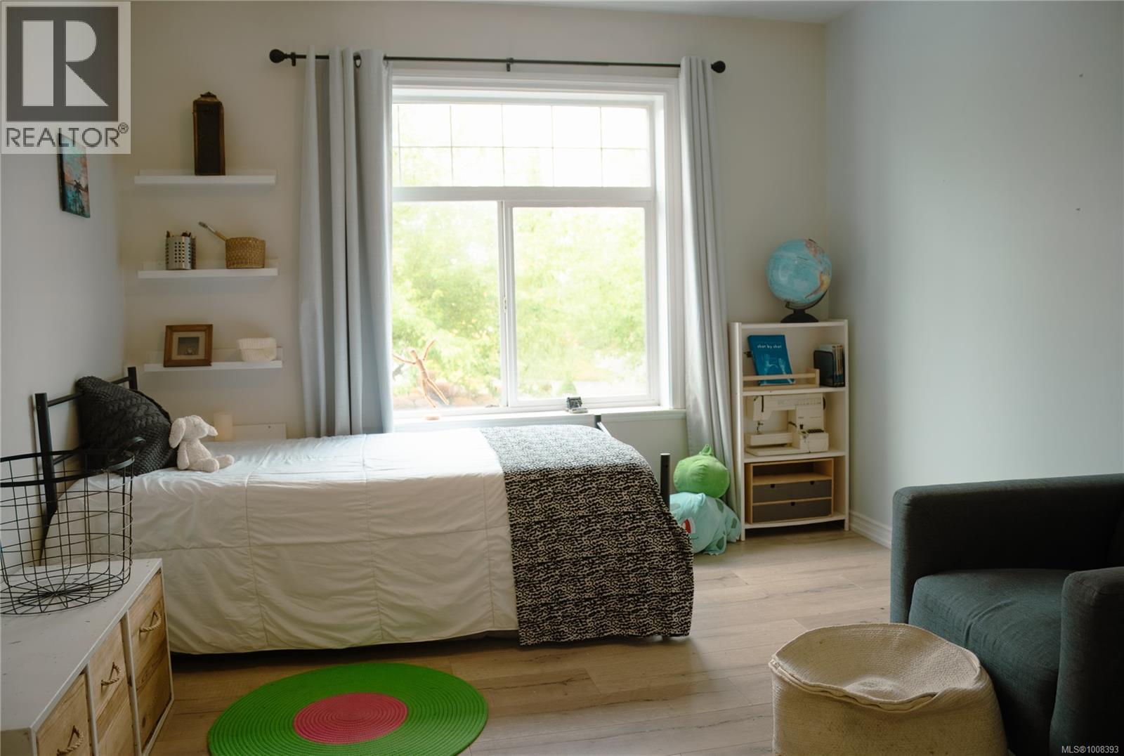 907 Savary Dr, Qualicum Beach