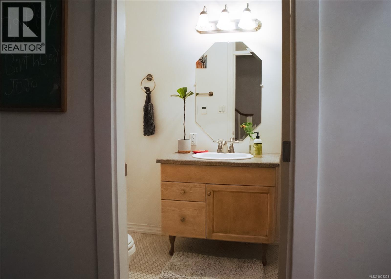 907 Savary Dr, Qualicum Beach