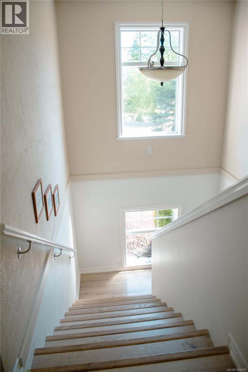 907 Savary Dr, Qualicum Beach