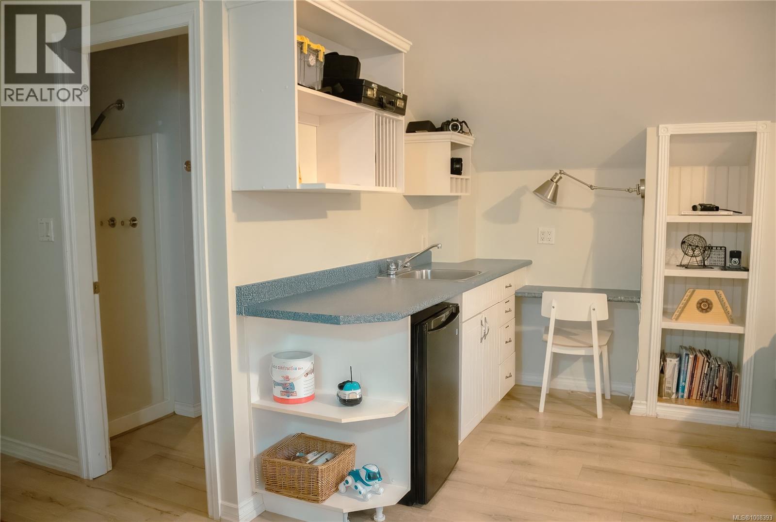 907 Savary Dr, Qualicum Beach