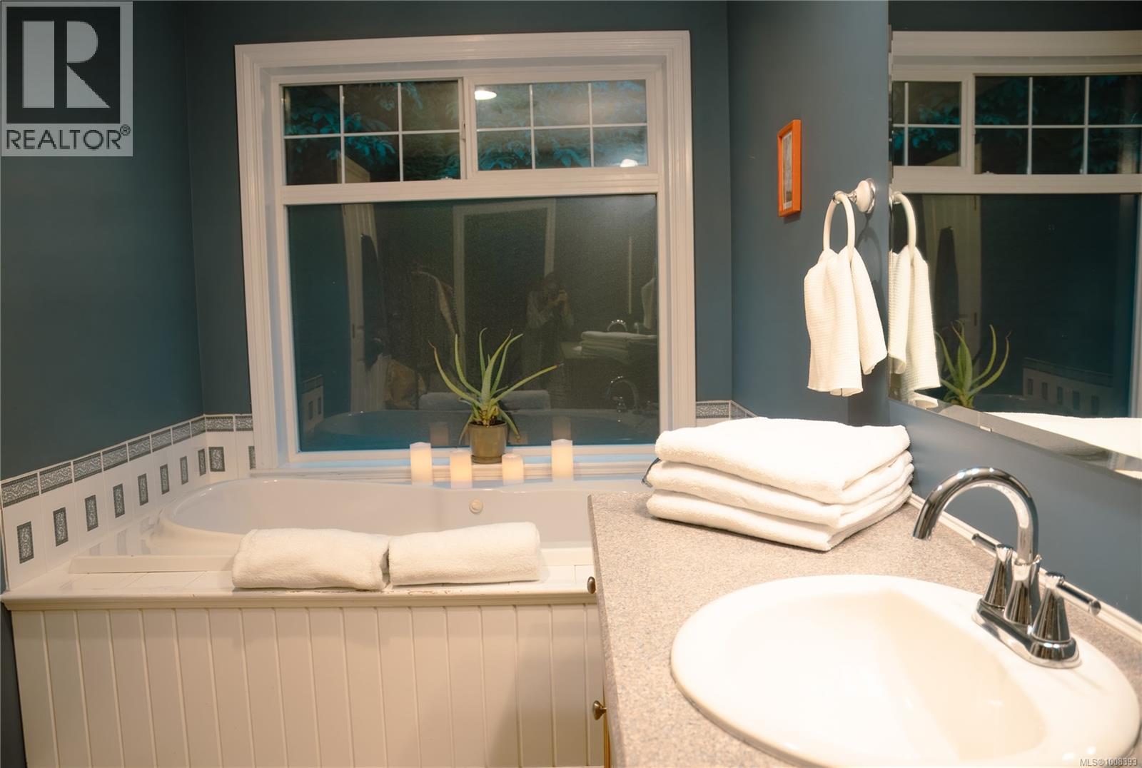 907 Savary Dr, Qualicum Beach