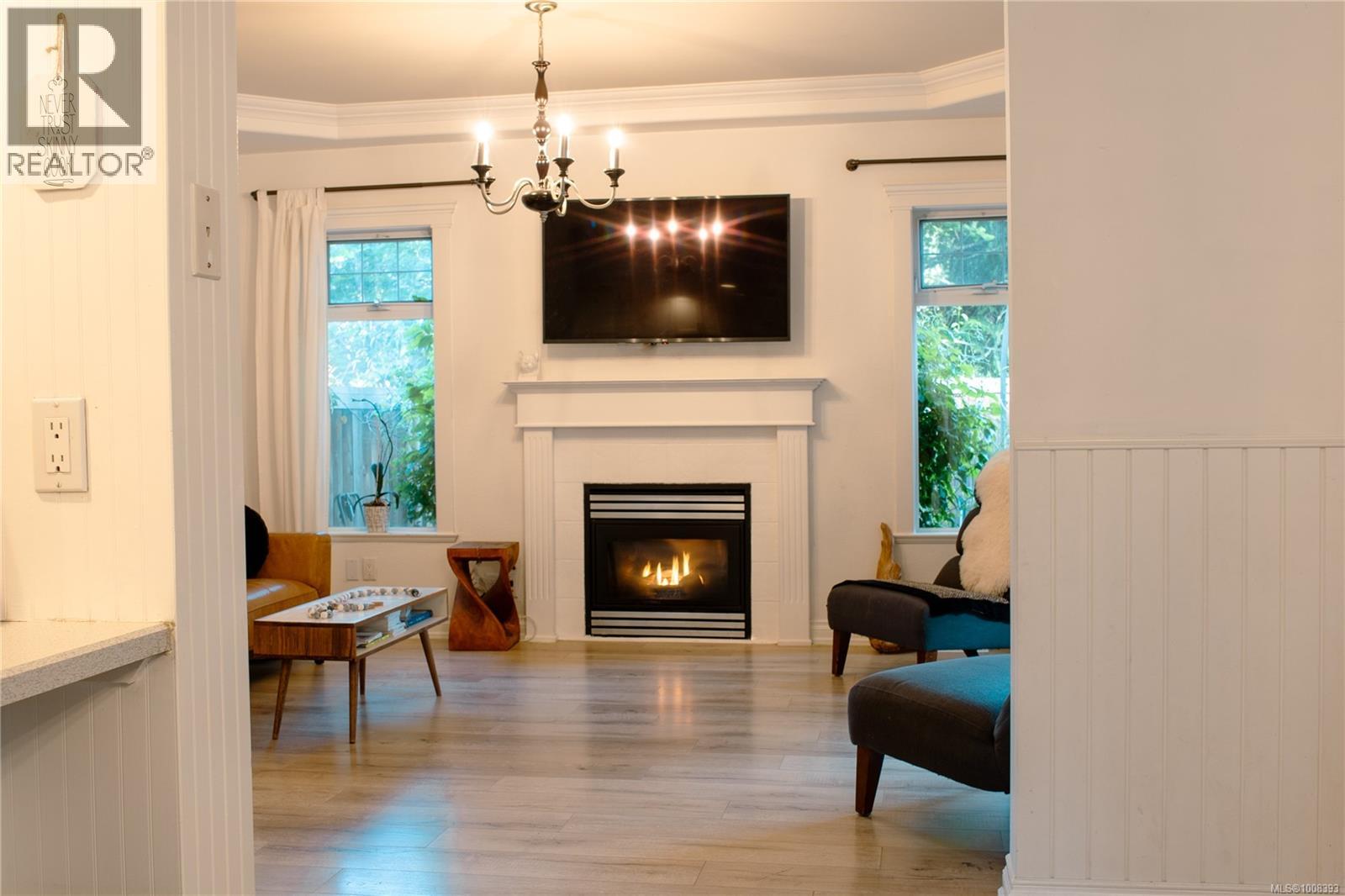 907 Savary Dr, Qualicum Beach