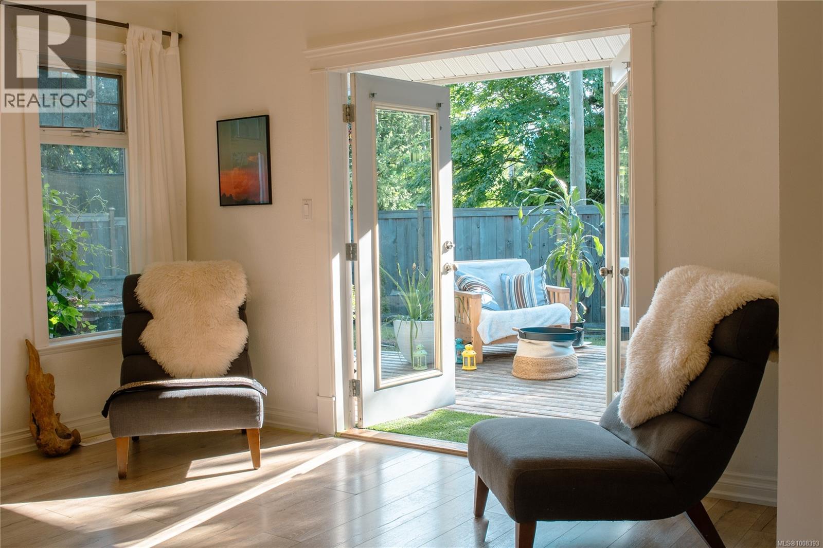 907 Savary Dr, Qualicum Beach