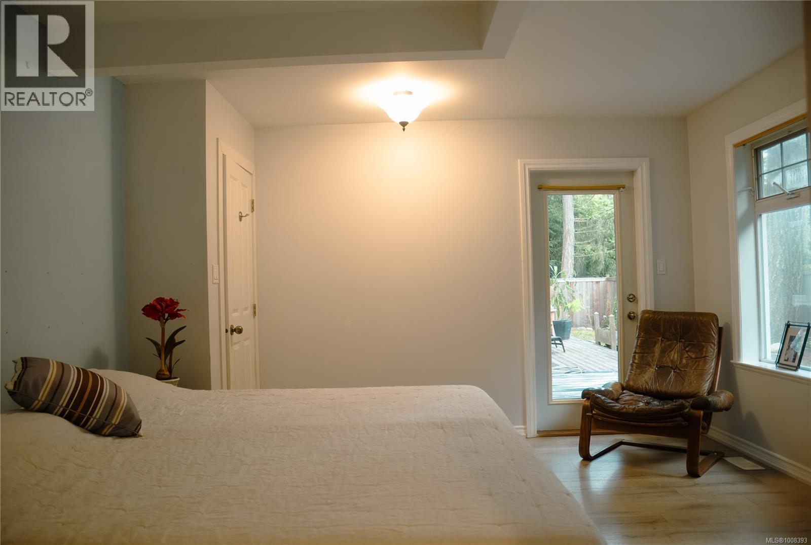 907 Savary Dr, Qualicum Beach