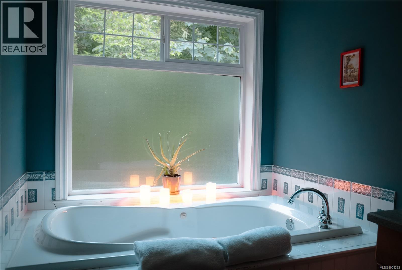 907 Savary Dr, Qualicum Beach