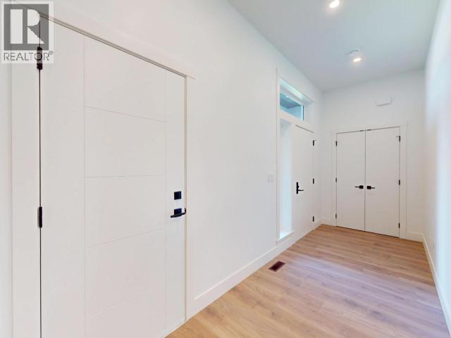 4072 SATURNA AVE, Powell River