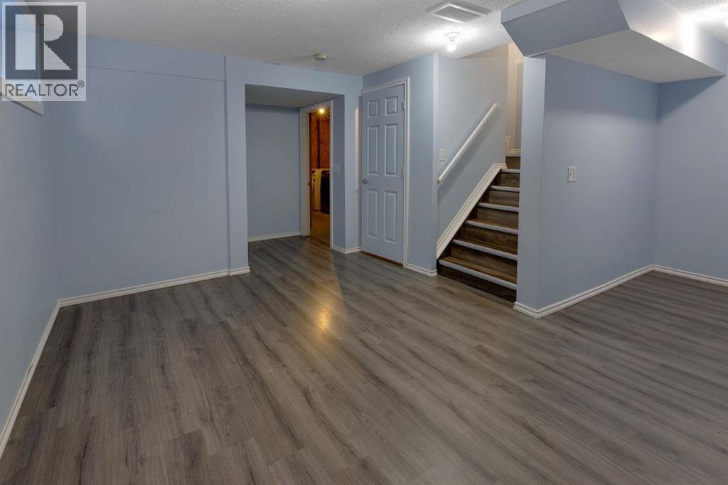 Single Family House for Sale in  Saddlebrook Way NE Saddle Ridge Calgary 