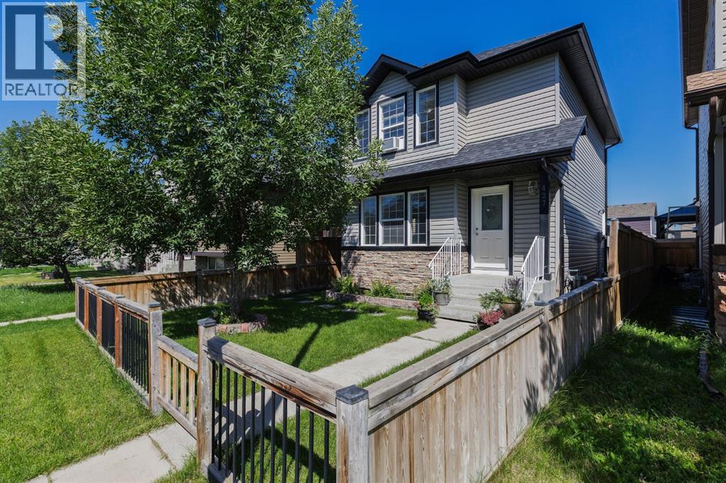 427 Saddlebrook Way NE, Calgary, Alberta