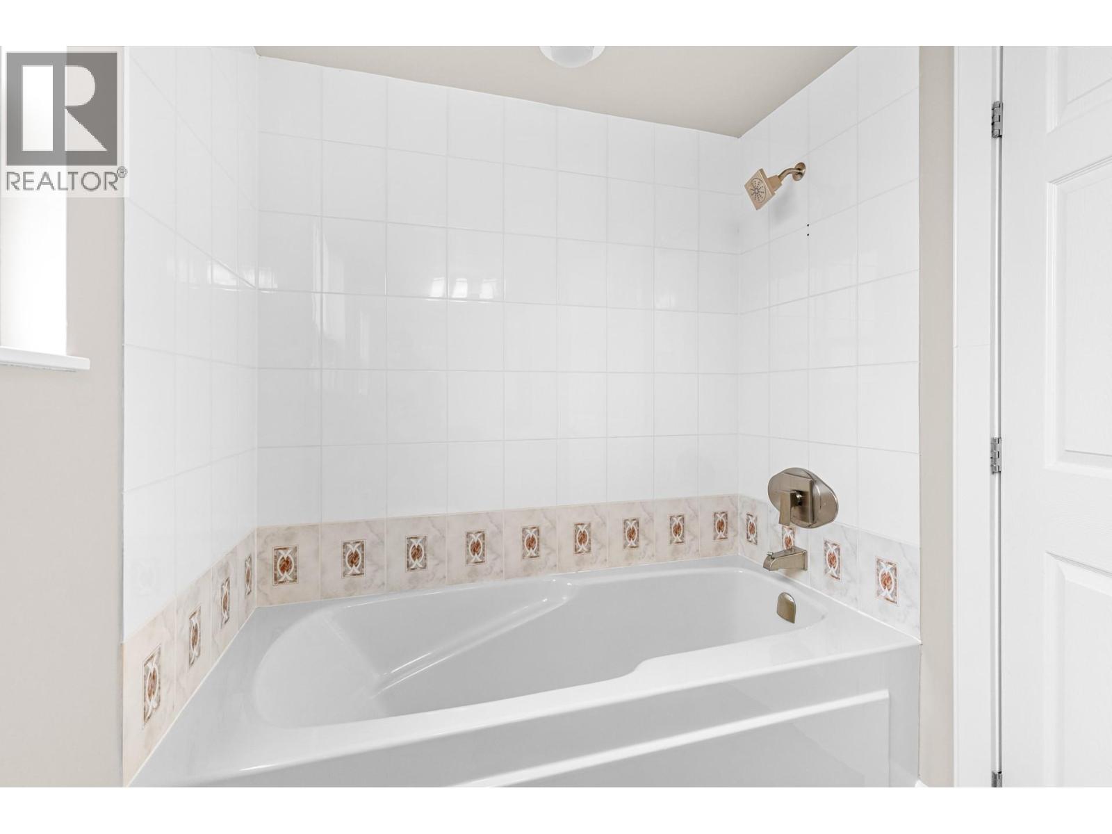 501 1152 Sunset Drive, Kelowna