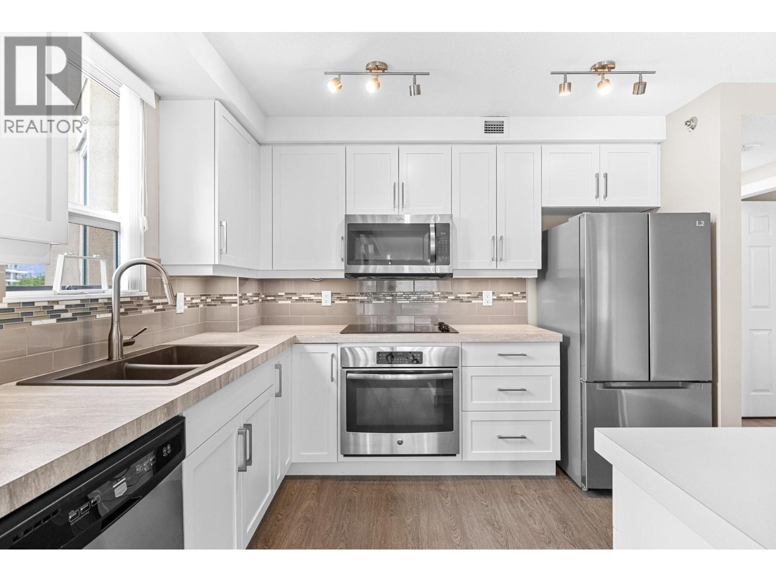 501 1152 Sunset Drive, Kelowna