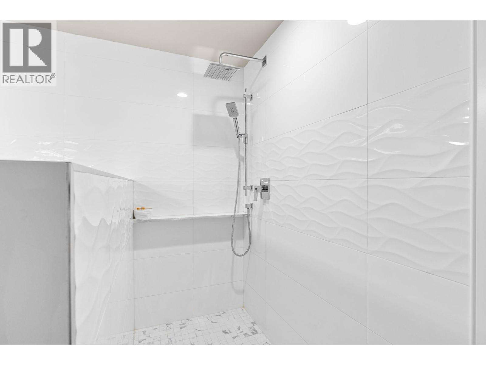 501 1152 Sunset Drive, Kelowna