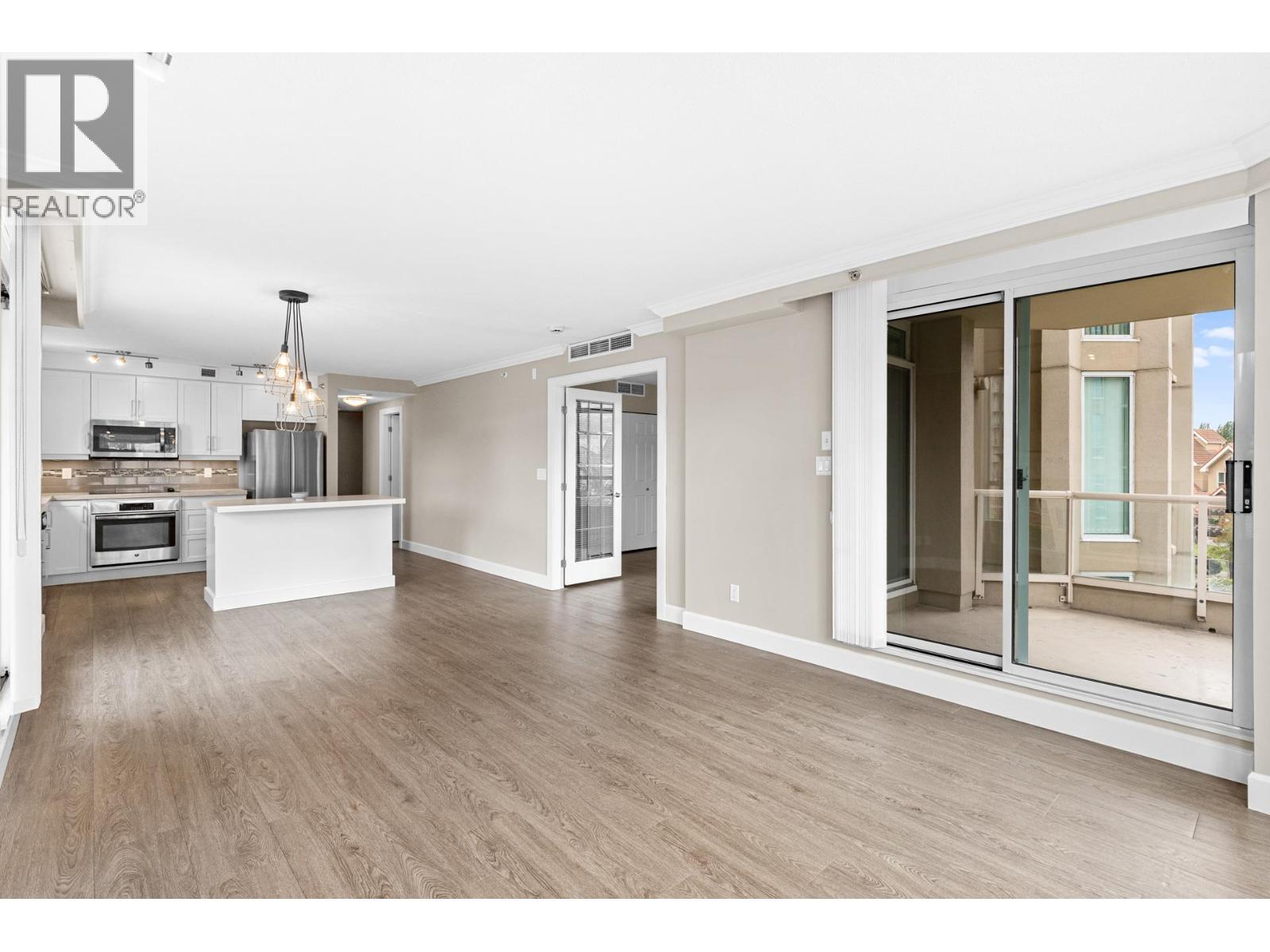 501 1152 Sunset Drive, Kelowna