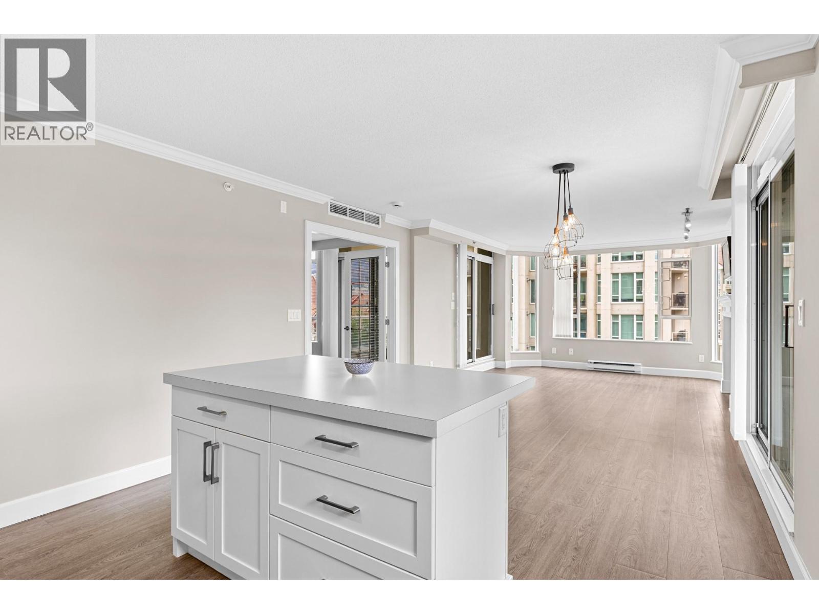 501 1152 Sunset Drive, Kelowna