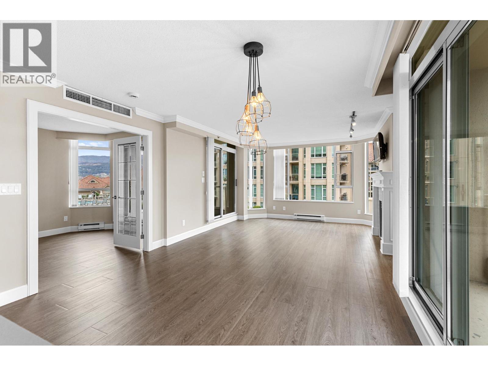 501 1152 Sunset Drive, Kelowna