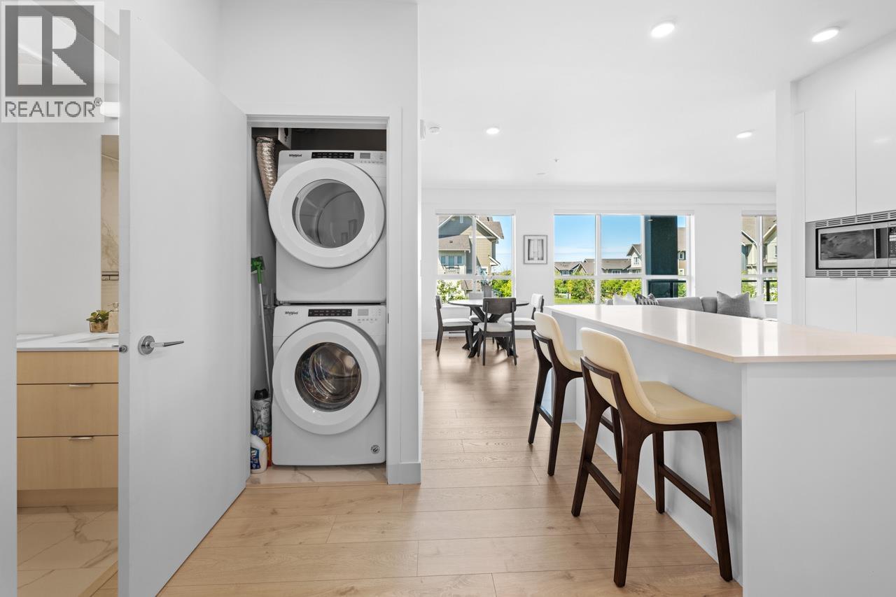 219 1792 STARLING DRIVE, Tsawwassen