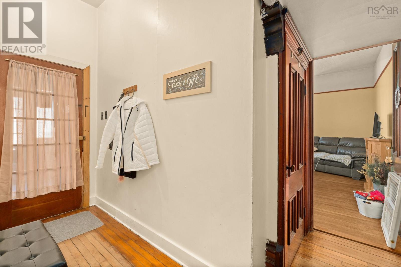 Property 8 of 46 of 220 James Street