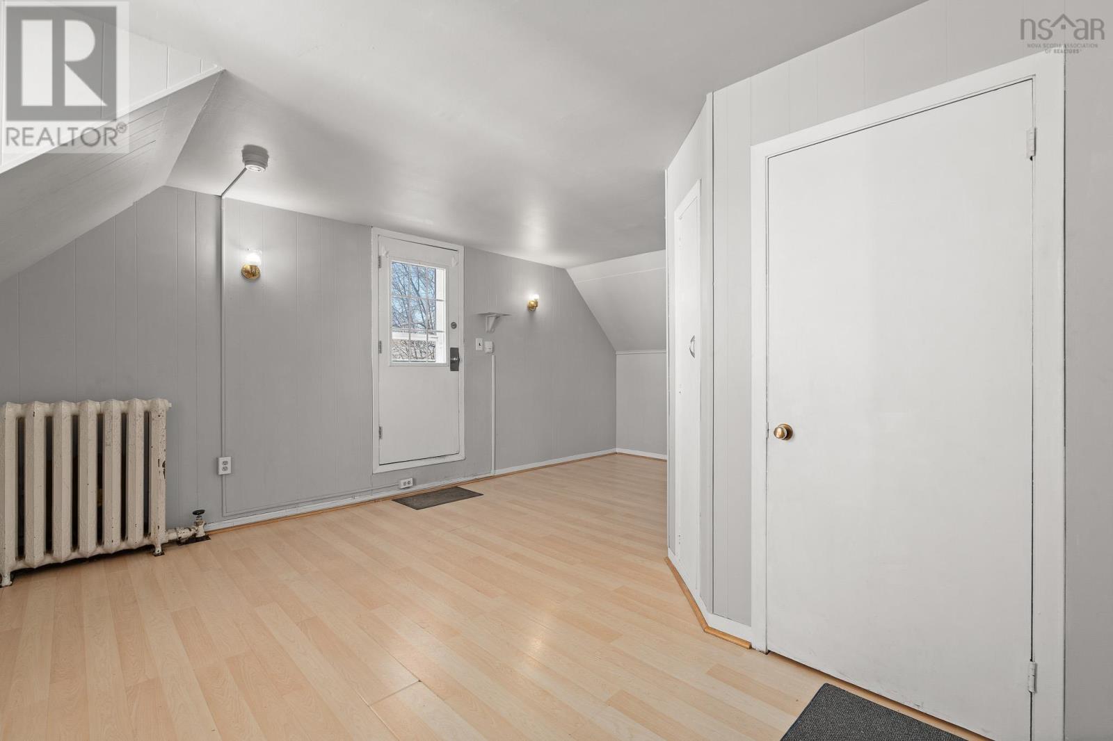 Property 33 of 46 of 220 James Street