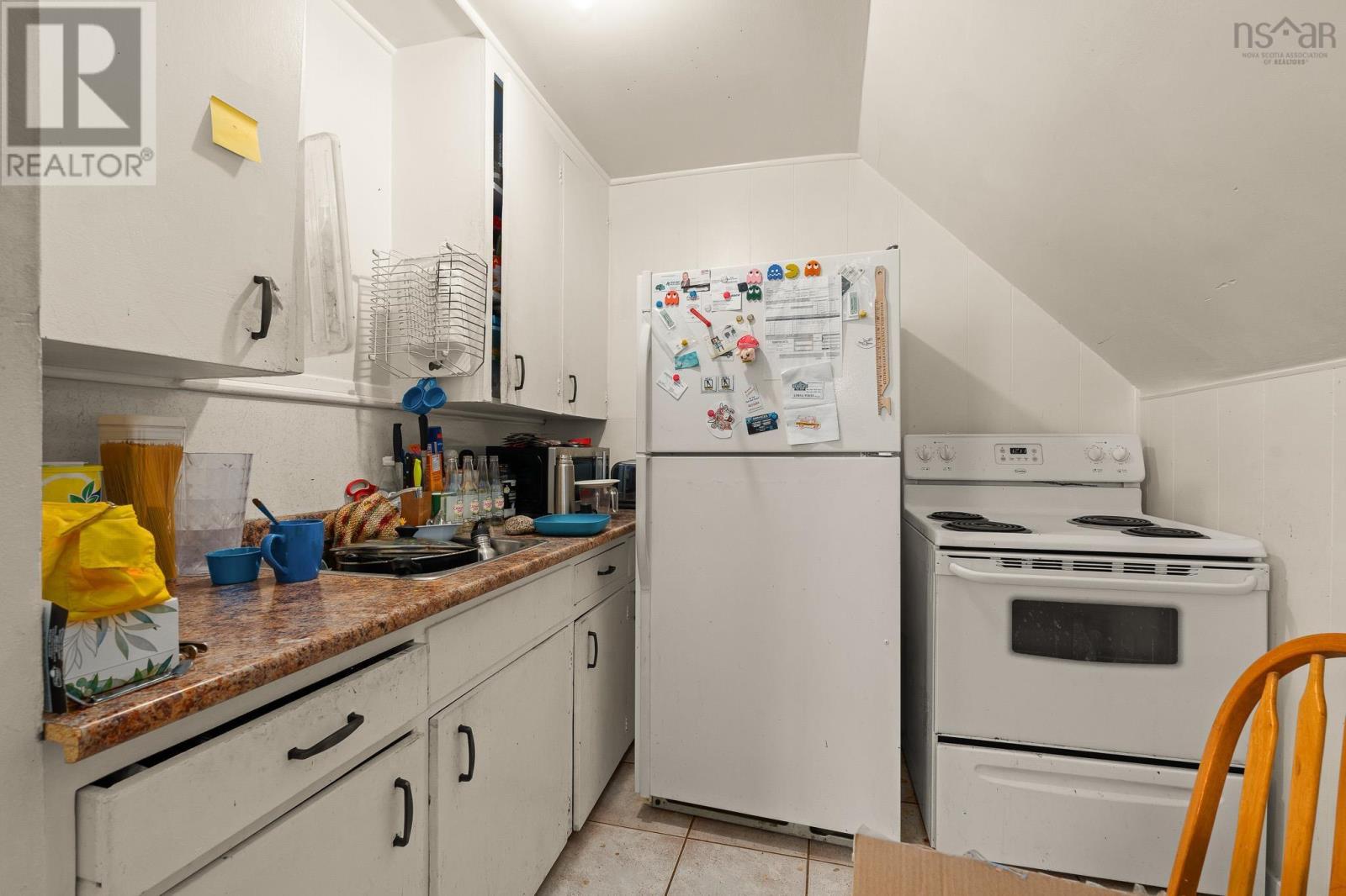 Property 28 of 46 of 220 James Street