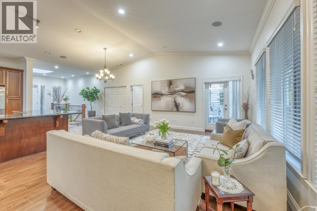 1041 PROSPECT AVENUE, North Vancouver