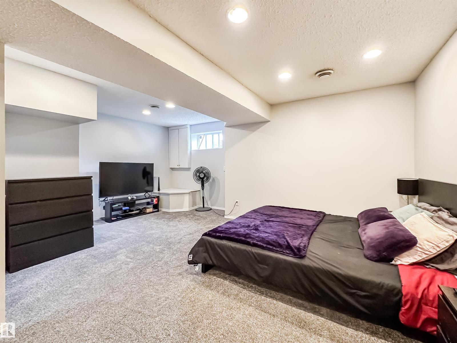 #26 10909 106 ST NW, Edmonton