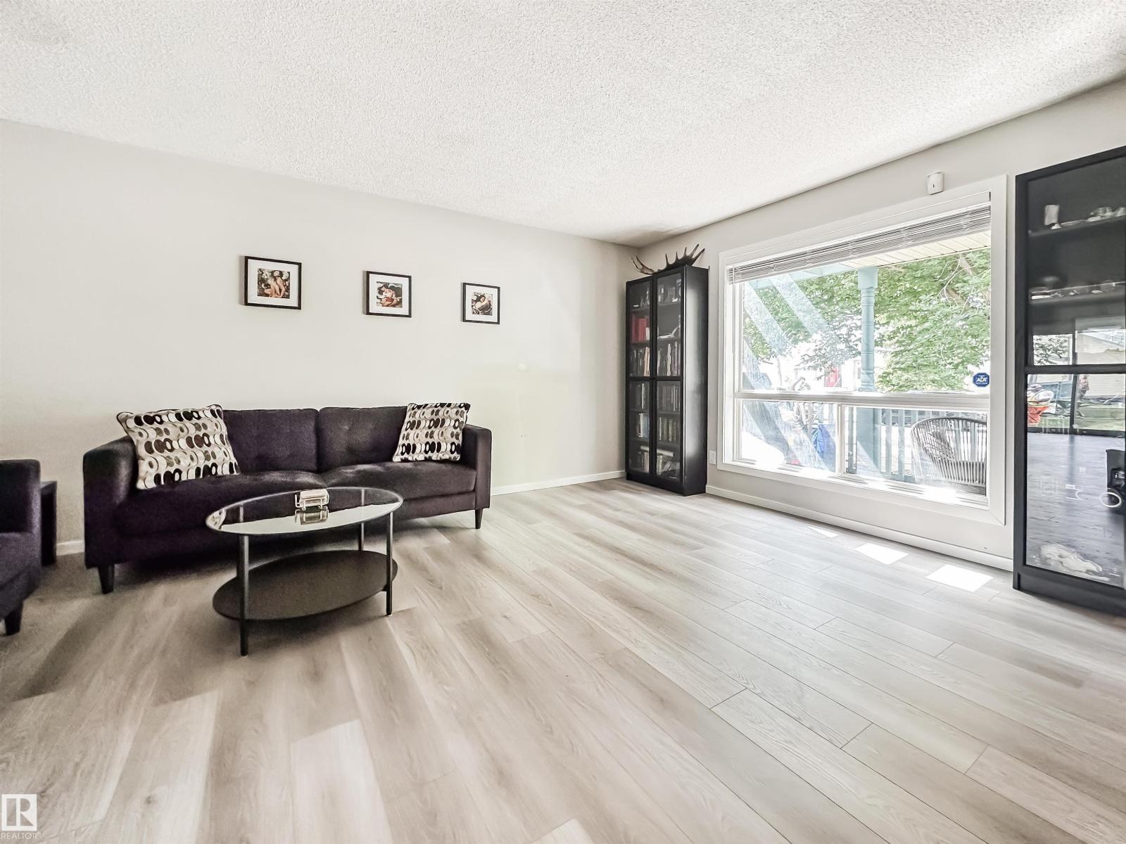 #26 10909 106 ST NW, Edmonton