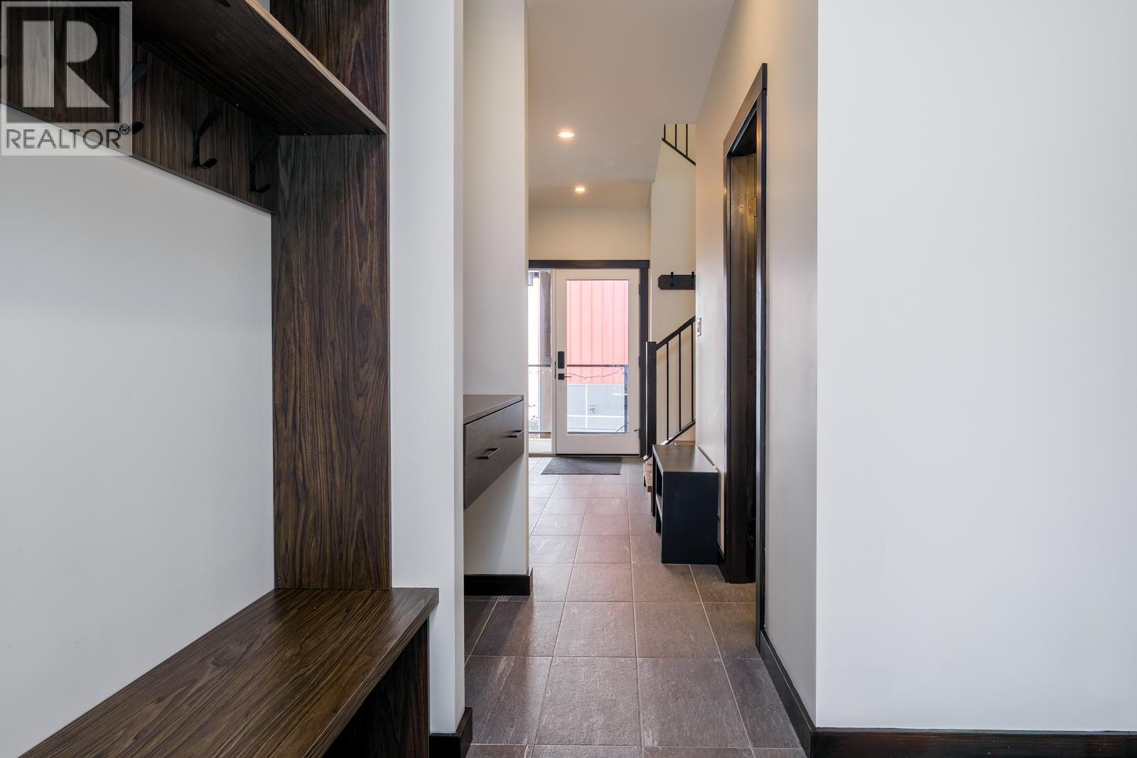 2001 Crest Road Unit# B, Rossland