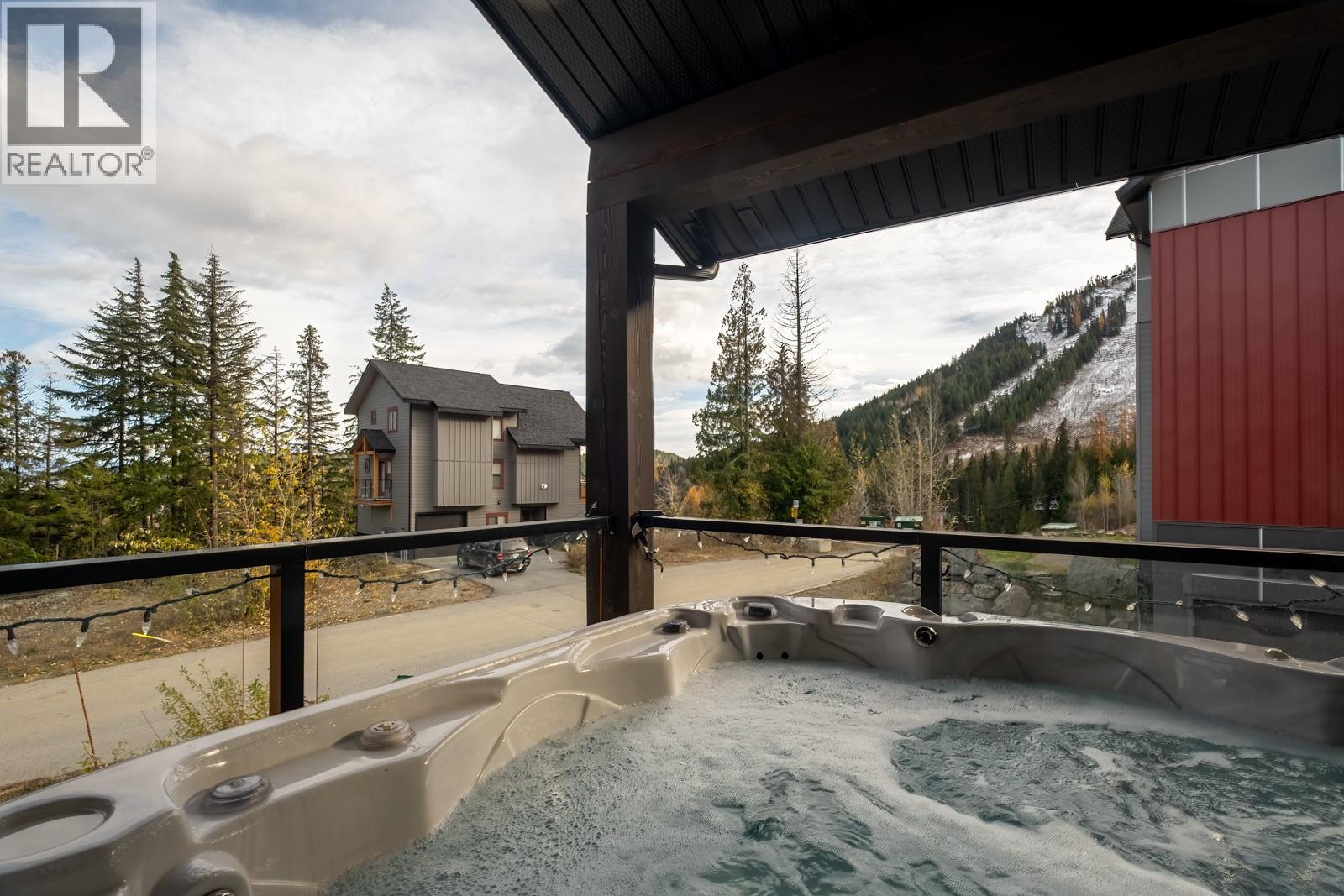 2001 Crest Road Unit# B, Rossland