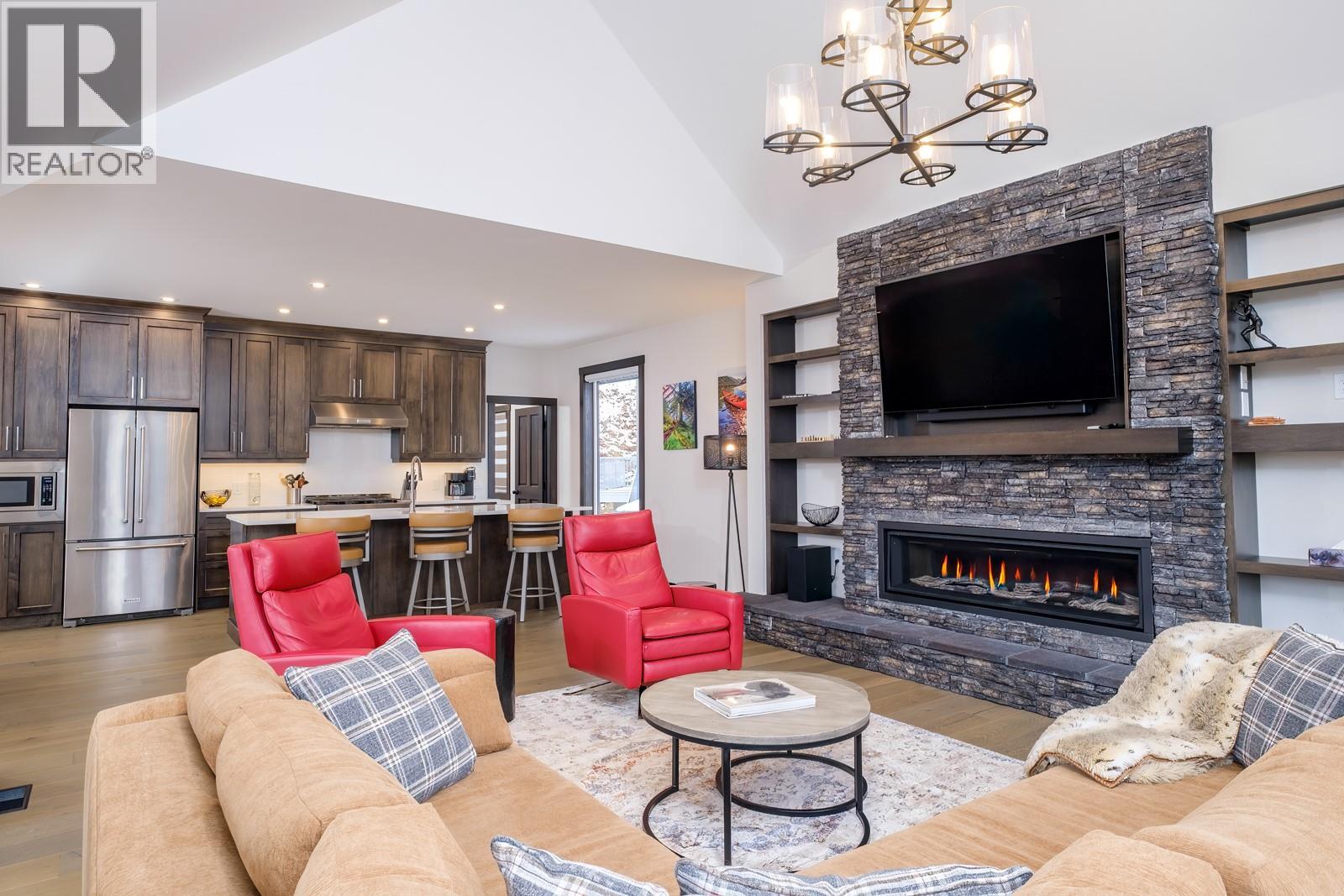 2001 Crest Road Unit# B, Rossland